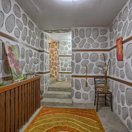 Veziova House 3*