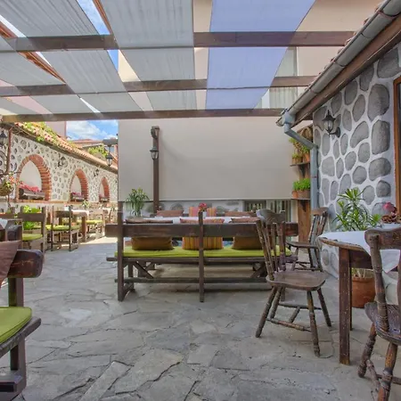 Hotel Vezyuva House 3*