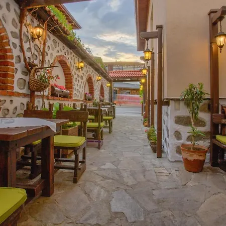 Hotel Vezyuva House 3*