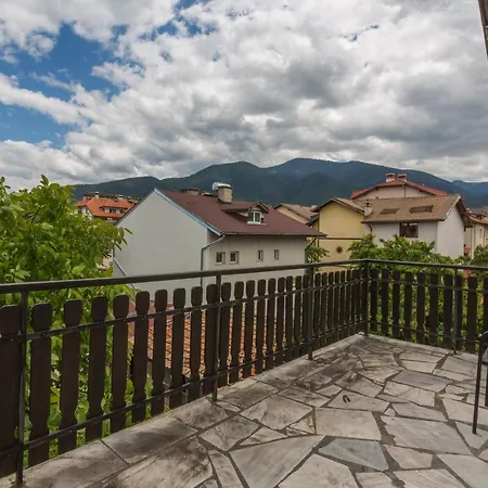 Vezyuva House Хотел 3*