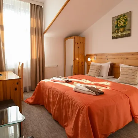 Vezyuva House Хотел 3*