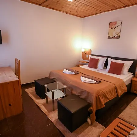Vezyuva House 3* 반스코