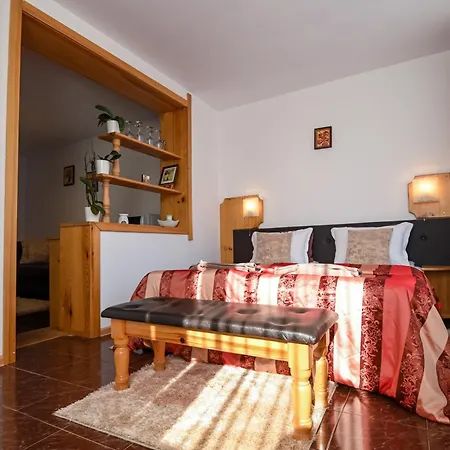 Vezyuva House