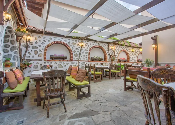 Vezyuva House מלון