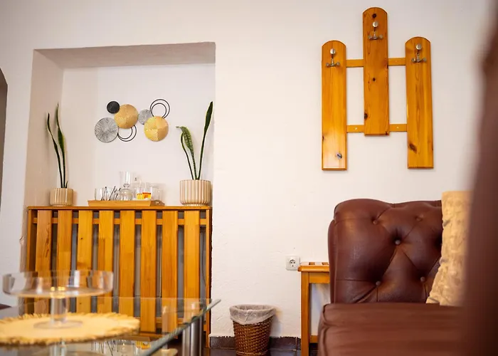 Vezyuva House מלון בנסקו